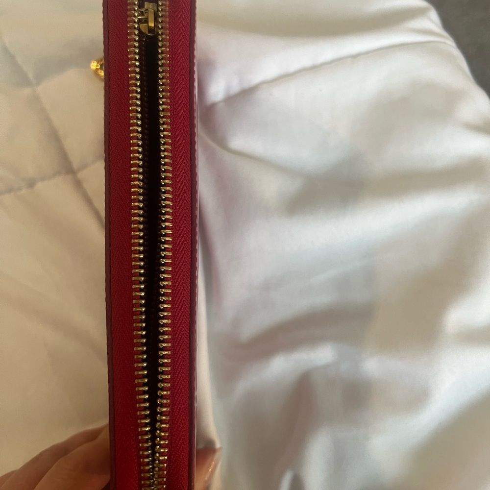 Authentic Red Louis Vuitton wallet. Great used condition. - Picture 4 of 15